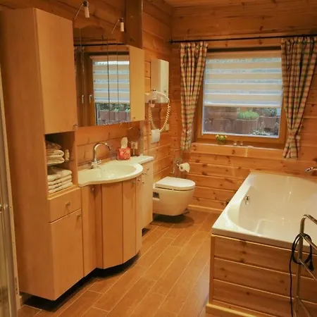 Log Cabin Modern Retreat Holiday home *